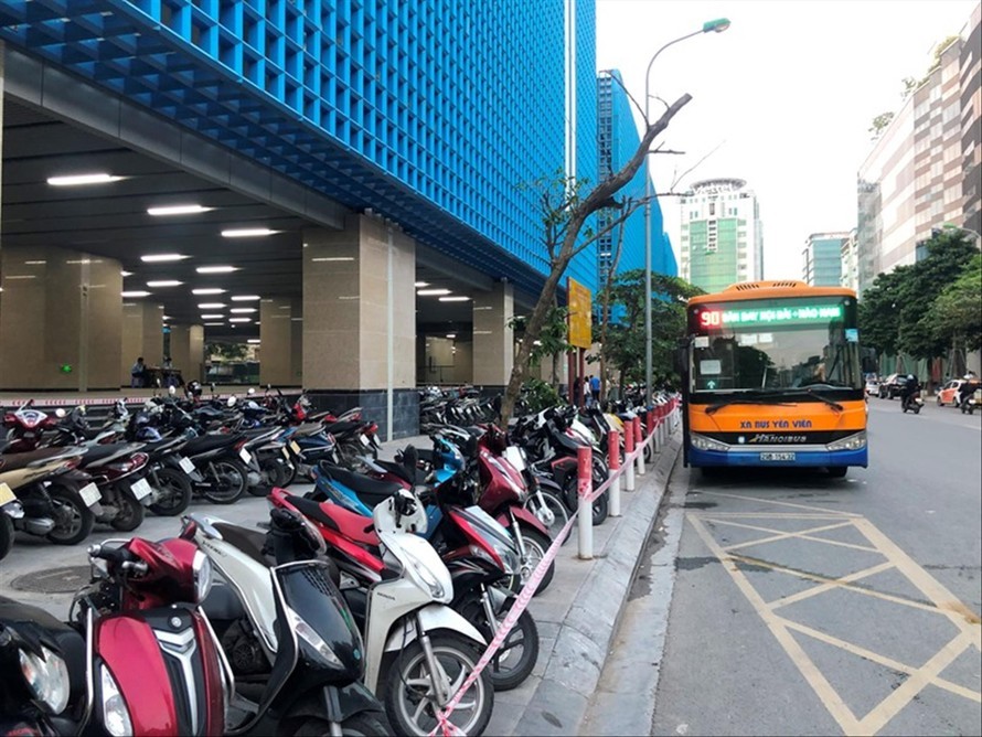 Giải bài toán phát triển bãi đỗ xe ở Hà Nội