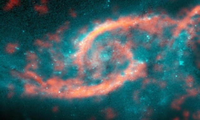 Cấu trúc giống hình con mắt xuất hiện do cú va chạm mạnh giữa hai thiên hà. Ảnh: NASA/ ESA.