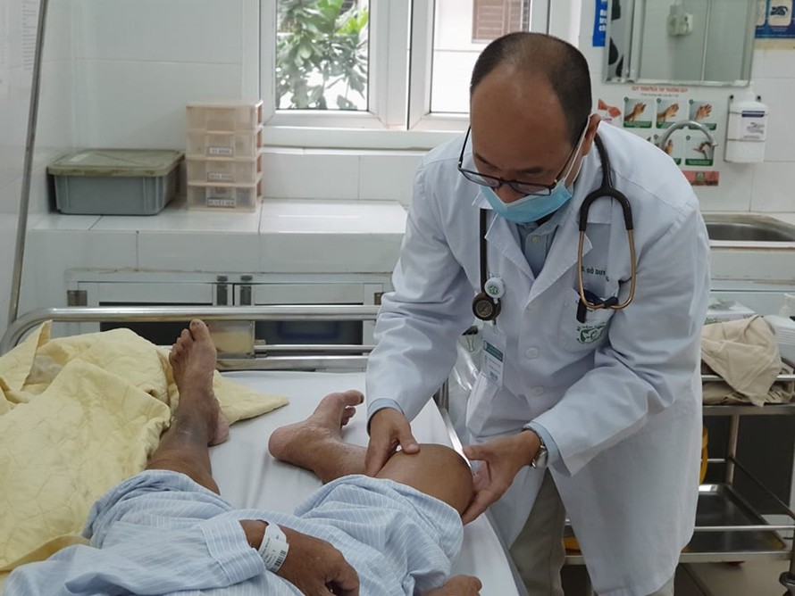 Một ca bệnh Whitmore điều trị tại Bệnh viện Bạch Mai. Ảnh: TTXVN