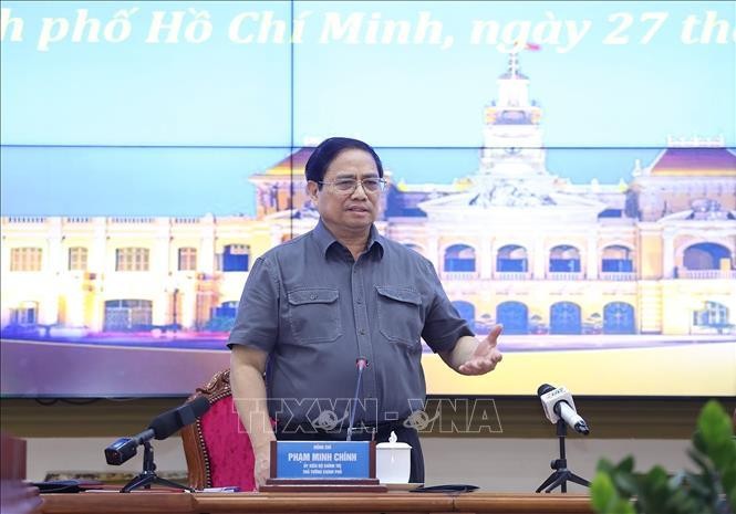 Thủ tướng Phạm Minh Chính chủ trì làm việc với lãnh đạo chủ chốt TP Hồ Chí Minh. Ảnh: Dương Giang/TTXVN