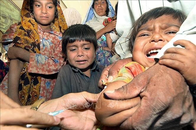 Tiêm vaccine phòng sởi cho trẻ em. Ảnh minh họa: AFP/TTXVN