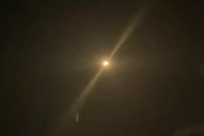 Hình ảnh được chia sẻ trên mạng xã hội ở Nga cho thấy một vật thể bay trên tỉnh Rostov vào đêm 3/1. Ảnh: Telegram