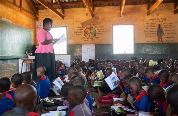 Malawi đã ban hành quy định cấm bán thực phẩm trong các trường tiểu học và trung học trước thềm năm học mới, bắt đầu từ ngày 10/10/2022, trong bối cảnh dịch tả bùng phát tại nước này. (Ảnh: AFP/TTXVN)