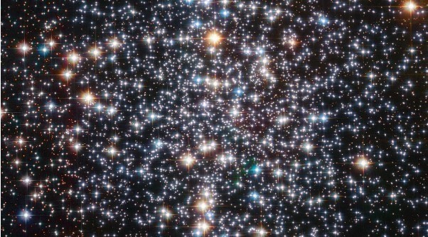 Cụm sao Messier 4, nơi kính Hubble phát hiện hố đen mới. (Nguồn: Live Science)