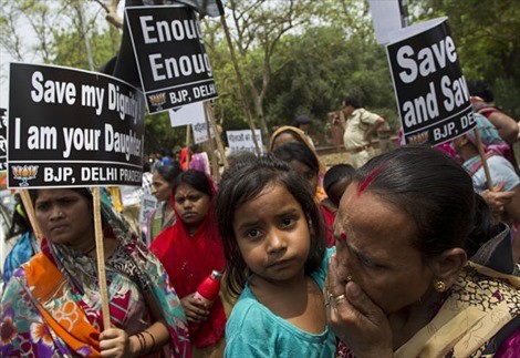 Ấn Độ thông qua sắc lệnh cho phép tử hình tội phạm cưỡng hiếp trẻ em