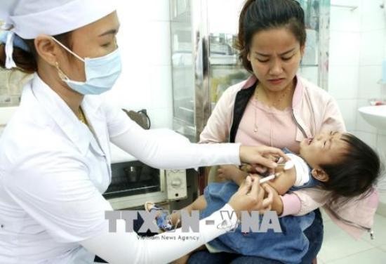 Tháng 8 tới sẽ triển khai tiêm vắc xin 5 trong 1 ComBe Five trong chương trình Tiêm chủng mở rộng. Ảnh: Dương Ngọc/TTXVN
