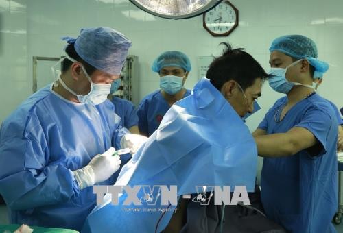 Ca ghép 2 lá phổi cho bệnh nhân tại bệnh viện Trung ương Quân đội 108. Ảnh: Tư liệu bệnh viện/TTXVN phát