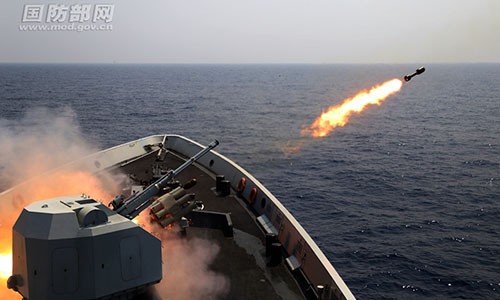 Trung Quốc diễn tập bắn đạn thật ở Biển Đông hồi tháng 5/2017. Ảnh: Huanqiu.