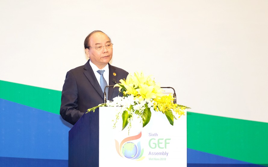Thủ tướng Nguyễn Xuân Phúc phát biểu tại phiên khai mạc Kỳ họp lần thứ 6 Đại hội đồng Quỹ Môi trường toàn cầu - Ảnh: VGP/Quang Hiếu