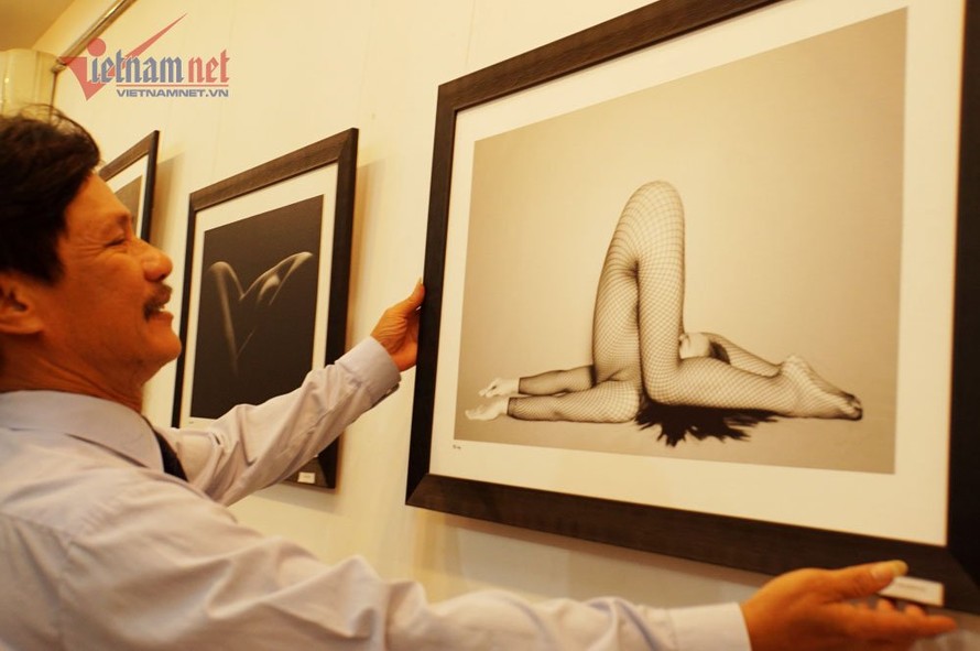 Hình ảnh trong triển lãm ảnh khỏa thân của nghệ sĩ Thái Phiên mới đây tại TP.HCM.