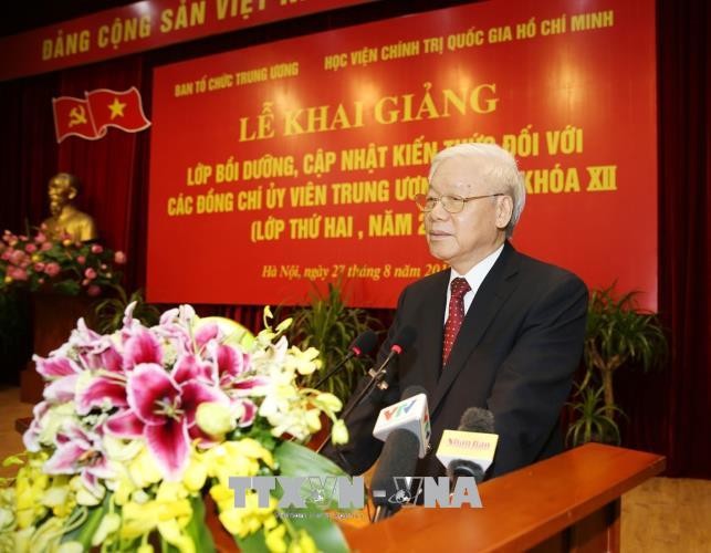 Tổng Bí thư Nguyễn Phú Trọng phát biểu khai giảng Lớp bồi dưỡng