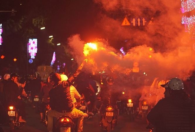 Hơn 1.000 cảnh sát Hà Nội chống đua trận bán kết Việt Nam-Hàn Quốc