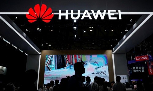 Gian hàng của Huawei tại một triển lãm tháng 6 năm nay ở Thượng Hải, Trung Quốc. Ảnh: Reuters.
