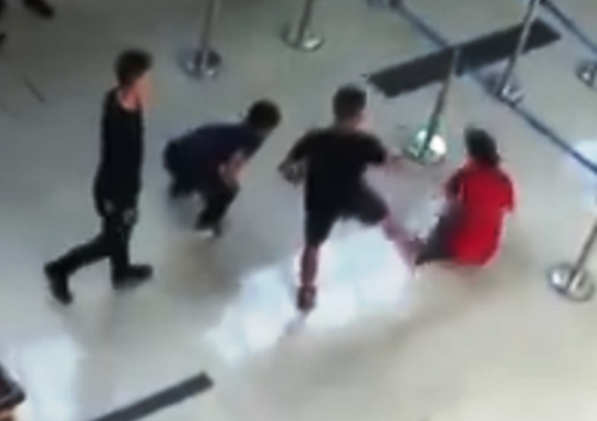 Thanh Hóa: Con trai nguyên Chủ tịch huyện tham gia đánh nữ nhân viên hàng không