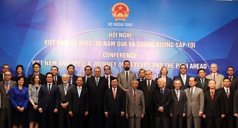 Các đại biểu dự Hội nghị “Việt Nam và APEC: 20 năm qua và chặng đường sắp tới”. Ảnh: VGP/Hải Minh
