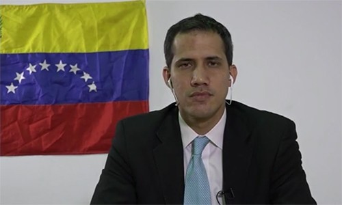 "Tổng thống lâm thời" tự phong Juan Guaido trả lời phỏng vấn với CNN. Ảnh: CNN.