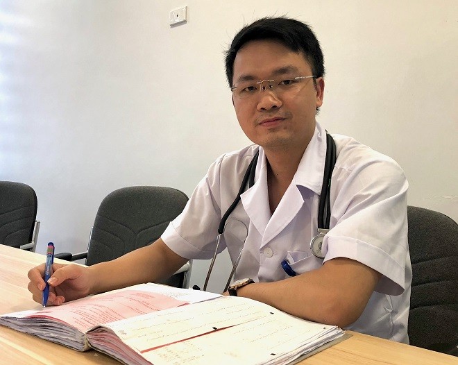 Bác sĩ Nguyễn Duy Khoa, Bệnh viện Ung Bướu Hà Nội. Ảnh: Thùy An