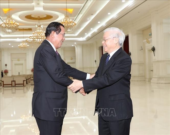 Tổng Bí thư, Chủ tịch nước Nguyễn Phú Trọng hội kiếnThủ tướng Campuchia Samdech Hun Sen