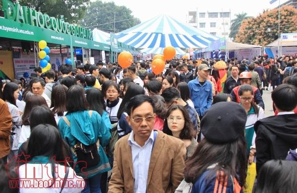 Đại học Quốc gia Hà Nội sẽ tuyển sinh gần 10.000 chỉ tiêu. Ảnh: Lê Sơn/Báo Tin tức