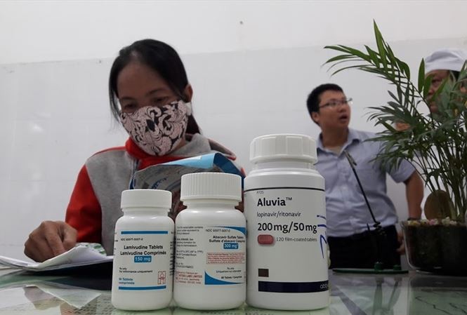 Việt Nam là nước duy nhất huy động nguồn lực trong nước thông qua bảo hiểm y tế để chi trả cho các dịch vụ điều trị HIV. Ảnh minh họa.