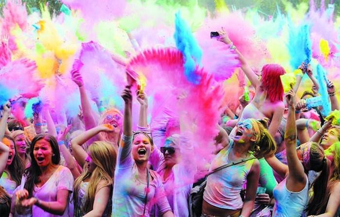 Lễ hội sắc màu Ấn Độ sẽ được tổ chức vào lúc 11h đến 15h ngày 7/4 tại Khu vui chơi Kinder Park. Ảnh: tuoitrethudo.com.vn