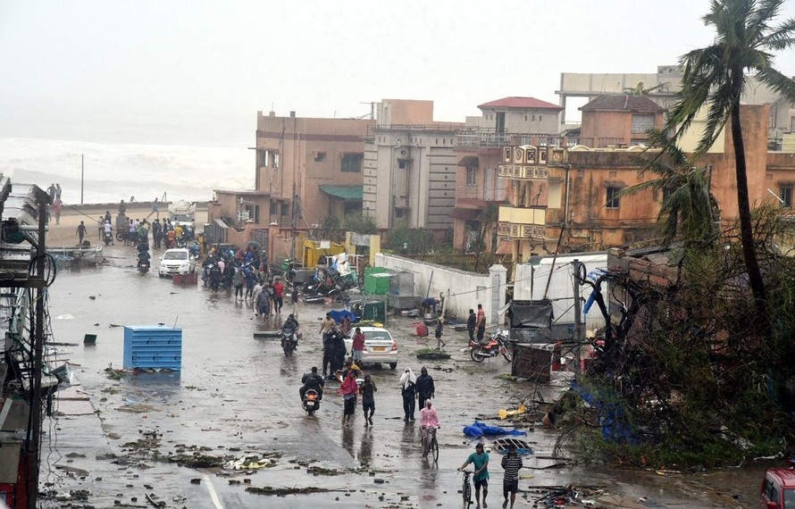 Cảnh tàn phá sau khi siêu bão Fani quét qua Puri, Ấn Độ ngày 3/5. (Ảnh: THX/TTXVN)