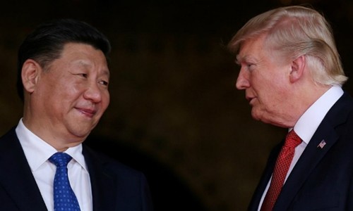 Tổng thống Mỹ Trump (phải) và Chủ tịch Trung Quốc Tập Cận Bình tại Florida tháng 4/2017. Ảnh: Reuters.