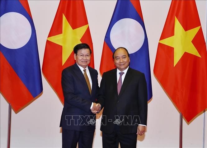 Thủ tướng Nguyễn Xuân Phúc tiếp Thủ tướng CHDCND Lào