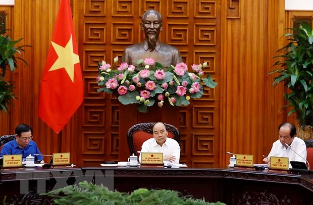 Thủ tướng Nguyễn Xuân Phúc chủ trì phiên họp Thường trực Chính phủ. (Ảnh: Thống Nhất/TTXVN)