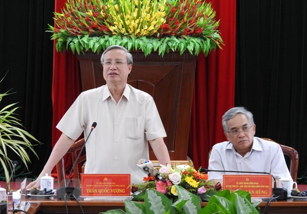 Thường trực Ban Bí thư Trần Quốc Vượng phát biểu tại buổi làm việc với Tỉnh ủy Kon Tum. (Ảnh: Cao Nguyên/TTXVN)