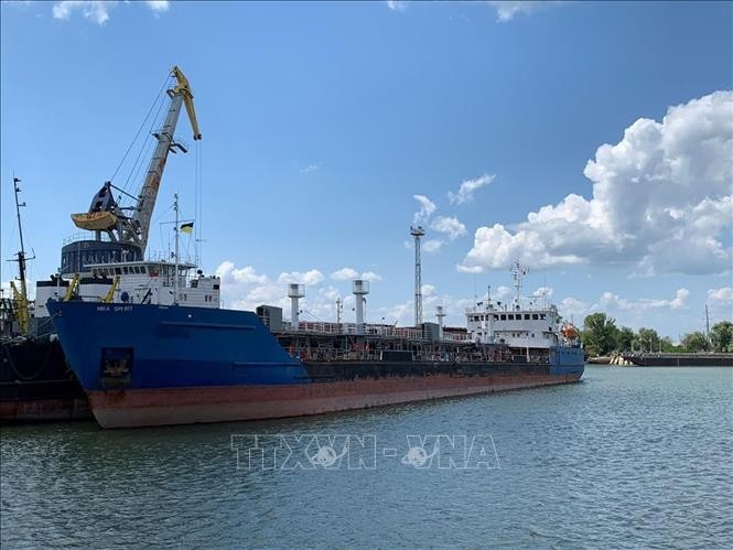 Tàu chở dầu Neyma của Nga bị cơ quan an ninh Ukraine bắt giữ tại cảng thành phố Izmail ngày 25/7/2019. Ảnh: REUTERS/TTXVN