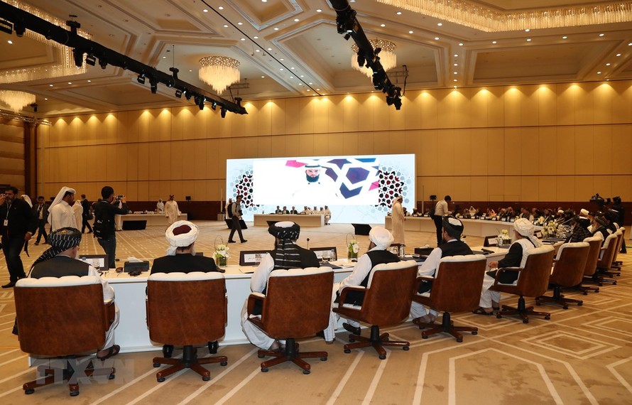 Toàn cảnh vòng đàm phán hòa bình Afghanistan ở Doha, Qatar. (Ảnh: AFP/TTXVN)