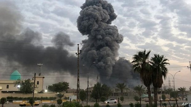 Hiện trường một vụ nổ ở Iraq. (Nguồn: AP)