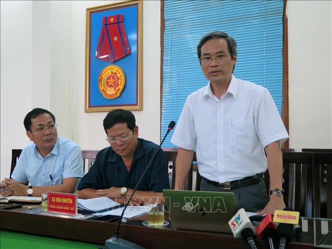 Bác sỹ Đỗ Xuân Thụ - Giám đốc Bệnh viện đa khoa tỉnh Sơn La phát biểu tại buổi làm việc.