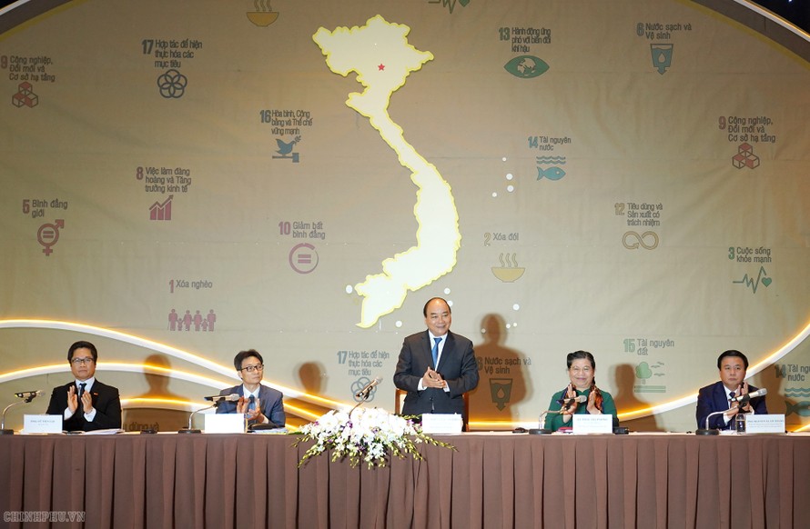 Thủ tướng Nguyễn Xuân Phúc chủ trì phiên toàn thể của Hội nghị toàn quốc về phát triển bền vững 2019, chiều 12/9. Ảnh: VGP/Quang Hiếu