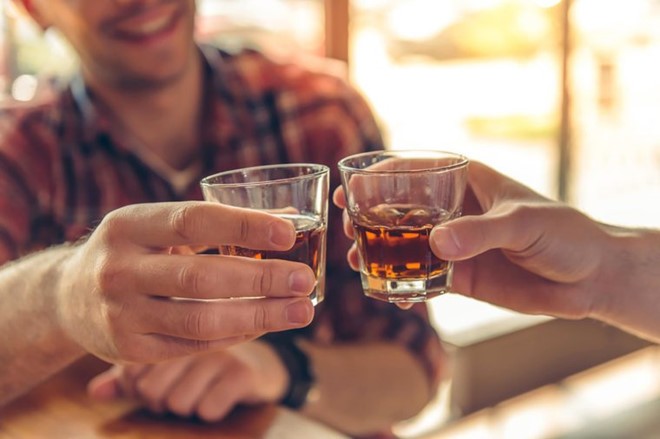 Dù không uống rượu, nam thanh niên vẫn nhập viện vì say rượu nặng