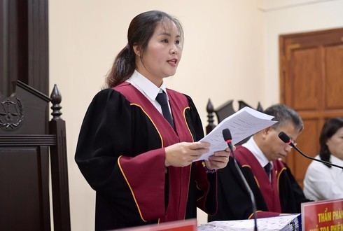 Thẩm phán - Chủ tọa Vương Thị Thu Hà, Phó Chánh án TAND tỉnh Hà Giang.