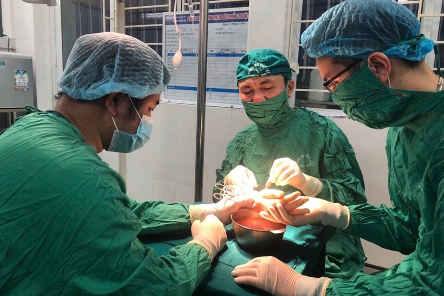 Ca nối liền bàn tay đứt rời cho bệnh nhân bằng kỹ thuật vi phẫu tại Bệnh viện Việt Tiệp Hải Phòng.
