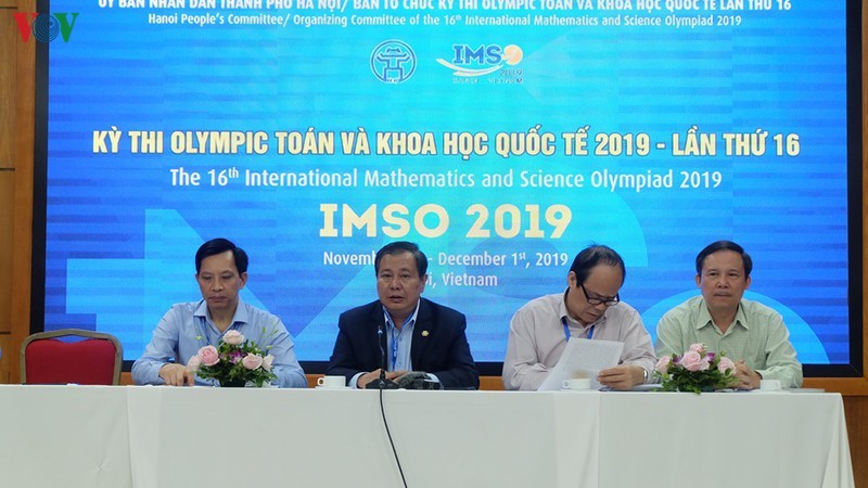 Đại diện Sở GD-ĐT thông tin về kỳ thi Olympic Toán học và Khoa học quốc tế sẽ được tổ chức tại Hà Nội vào cuối tháng 11 này.