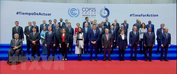 Đại diện các quốc gia chụp ảnh chung tại Hội nghị lần thứ 25 các bên tham gia Công ước khung của Liên hợp quốc về biến đổi khí hậu (COP 25), Madrid của Tây Ban Nha, ngày 2/12 vừa qua. (Ảnh: THX/TTXVN)