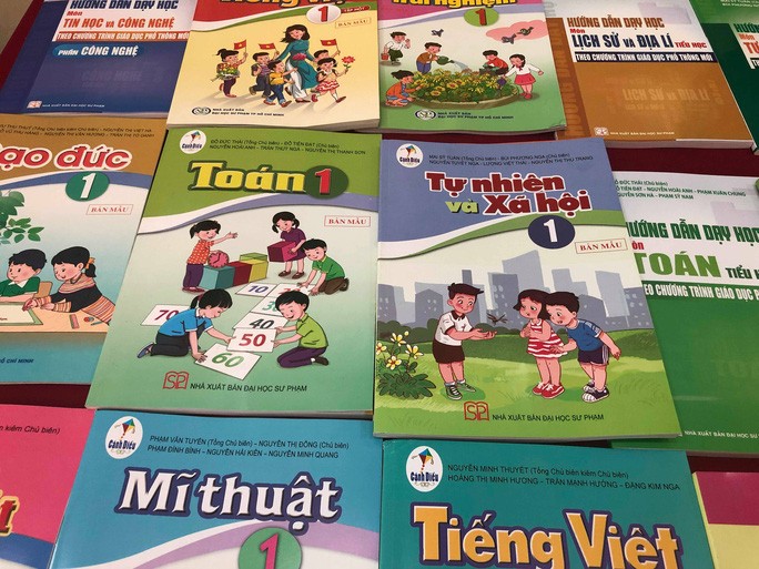 Bộ sách "Cánh diều" do Nhà xuất bản Sư phạm Hà Nội, Nhà xuất bản Sư phạm TP Hồ Chí Minh phát hành.