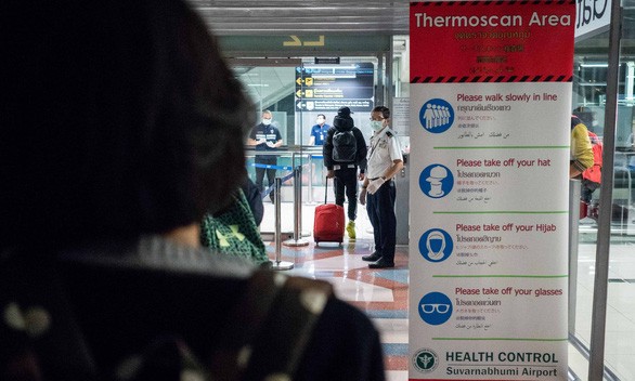 Khu vực quét nhiệt dành cho hành khách từ Vũ Hán, Trung Quốc tại sân bay Suvarnabhumi, Thái Lan - Ảnh: AFP