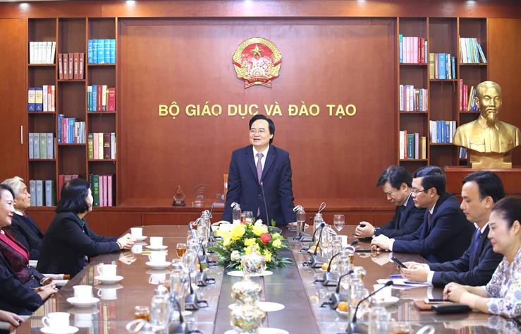 Bộ trưởng Phùng Xuân Nhạ gặp gỡ và chúc mừng các đồng chí nguyên lãnh đạo Bộ GDĐT nhân dịp chuẩn bị đón Xuân Canh Tý 2020