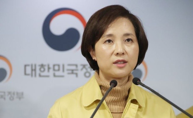 Bộ trưởng Giáo dục Hàn Quốc Yoo Eun-hae cho biết sẽ lùi thời gian bắt đầu năm học 2020 trên cả nước. Ảnh: Yonhap.