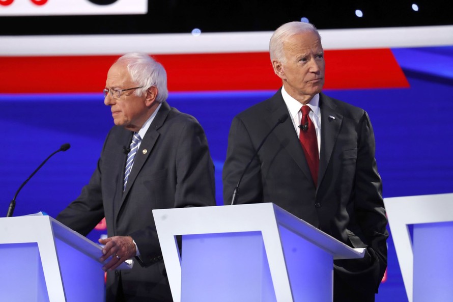 Cựu Phó Tổng thống Joe Biden (phải) và Thượng nghị sĩ bang Vermont Bernie Sanders là hai ứng cử viên sáng giá nhất của đảng Dân chủ sau ngày bầu cử "Siêu Thứ Ba". Ảnh: NBC New