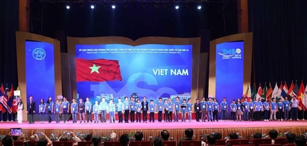 Đội chủ nhà Việt Nam dự thi Olympic Toán học và Khoa học quốc tế lần thứ 16 - IMSO 2019. (Ảnh: Thanh Tùng/TTXVN)