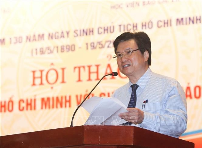 Thứ trưởng Bộ Giáo dục và Đào tạo Nguyễn Hữu Độ phát biểu tại hội thảo. Ảnh: Thanh Tùng/TTXVN