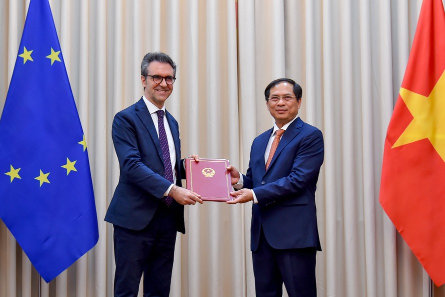 Việt Nam trao công hàm cho EU thông báo quyết định của Quốc hội phê chuẩn EVFTA, EVIPA