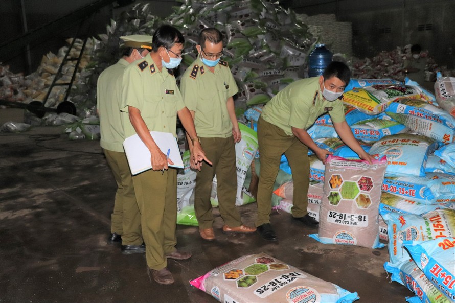 Đắk Lắk: Phát hiện kho hàng chứa hơn 4 tấn phân bón sai phạm