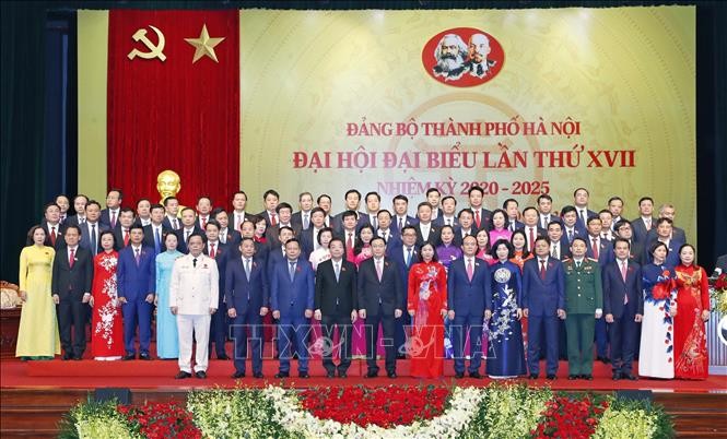 Ban Chấp hành Đảng bộ thành phố Hà Nội khóa XVII gồm 71 đồng chí. Ảnh: Nhan Sáng/TTXVN